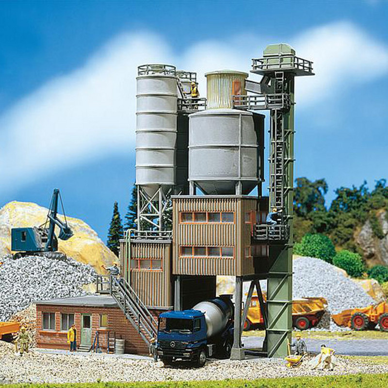TRIX TTR HO - Maquette Métal Usine Chevalement De Mine à Charbon Avec Tapis - Occasion (moteur Non Fonctionnel)