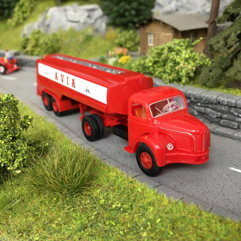 Camion Berliet TLR 8 citerne Avia 1950-HO-1/87-BREKINA 2662