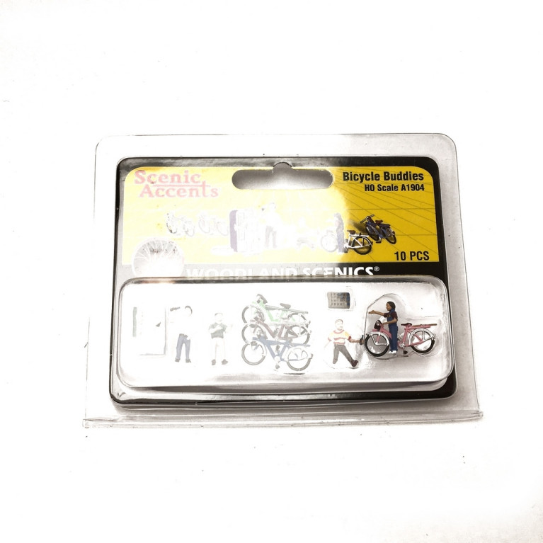 4 Cyclistes + vélos et accessoires-HO 1/87-WOODLAND SCENICS A1904