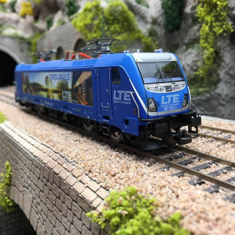 Locomotive électrique BB 9216 SNCF - REE MB-202S - époque IV - Sonore - échelle HO (1/87)