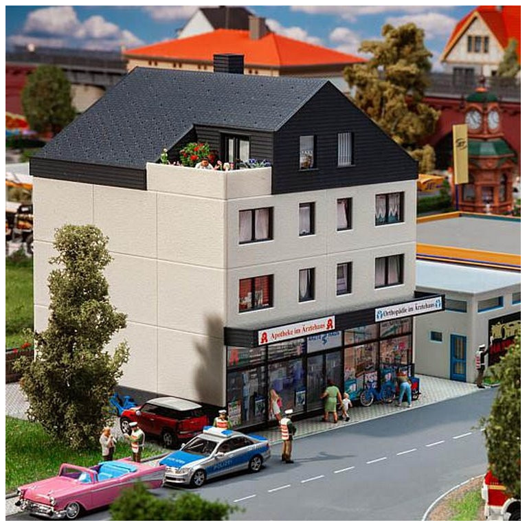 Bâtiment "Médical" à 3 étages - HO 1/87 - FALLER 130654