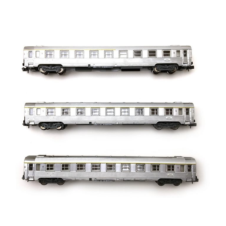 3 voitures Inox "La Mouette" Ep III SNCF - N 1/160 - ARNOLD HN4322