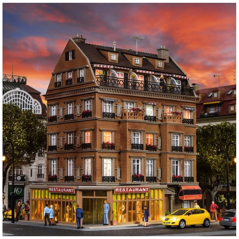 Bâtiment avec restaurant, aménagement et kit d'éclairage Led-HO-1/87-VOLLMER 43781