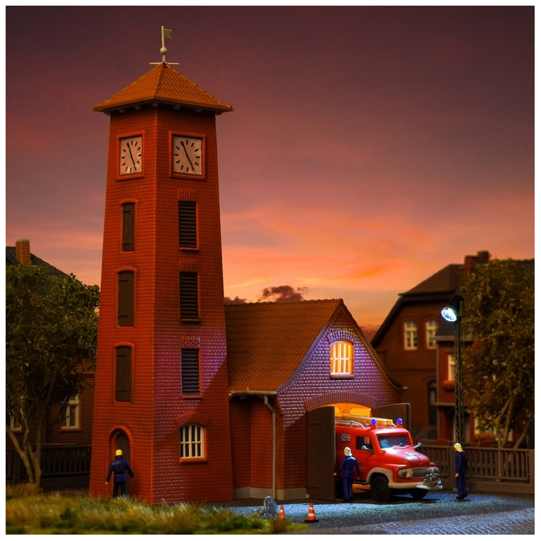 Petite Caserne de pompiers + camion Ford FK 2500-HO 1/87-KIBRI 39210