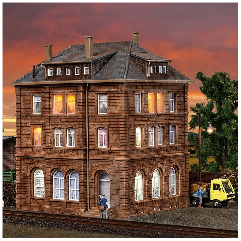 Bâtiment ferroviaire avec kit d'éclairage LED-HO 1/87-KIBRI 38199