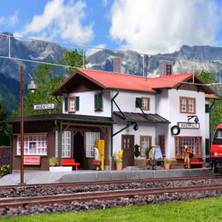 Gare type Maienfeld avec kit d'éclairage Led-HO 1/87-KIBRI 39496