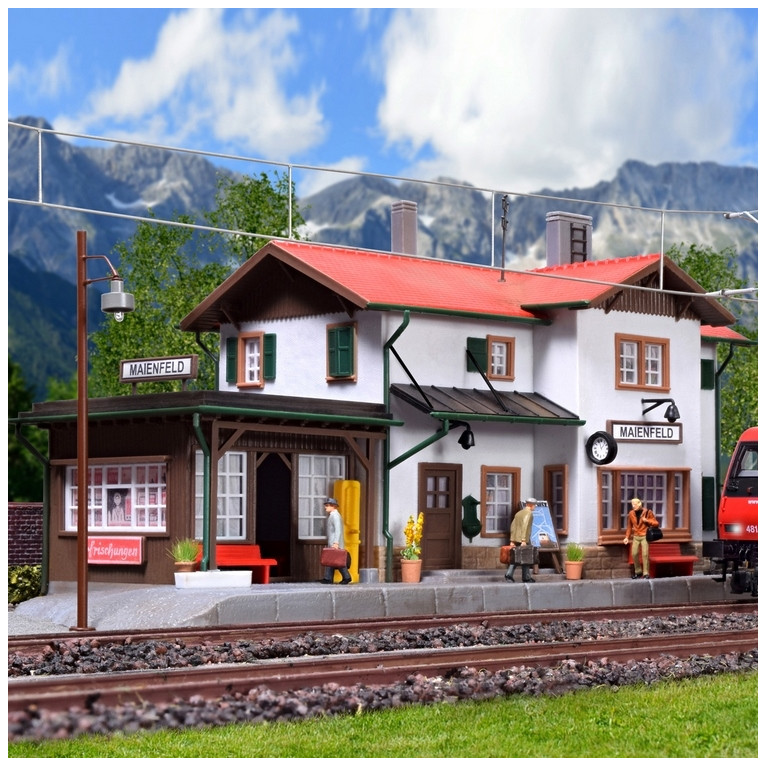 Gare type Maienfeld avec kit d'éclairage Led-HO 1/87-KIBRI 39496