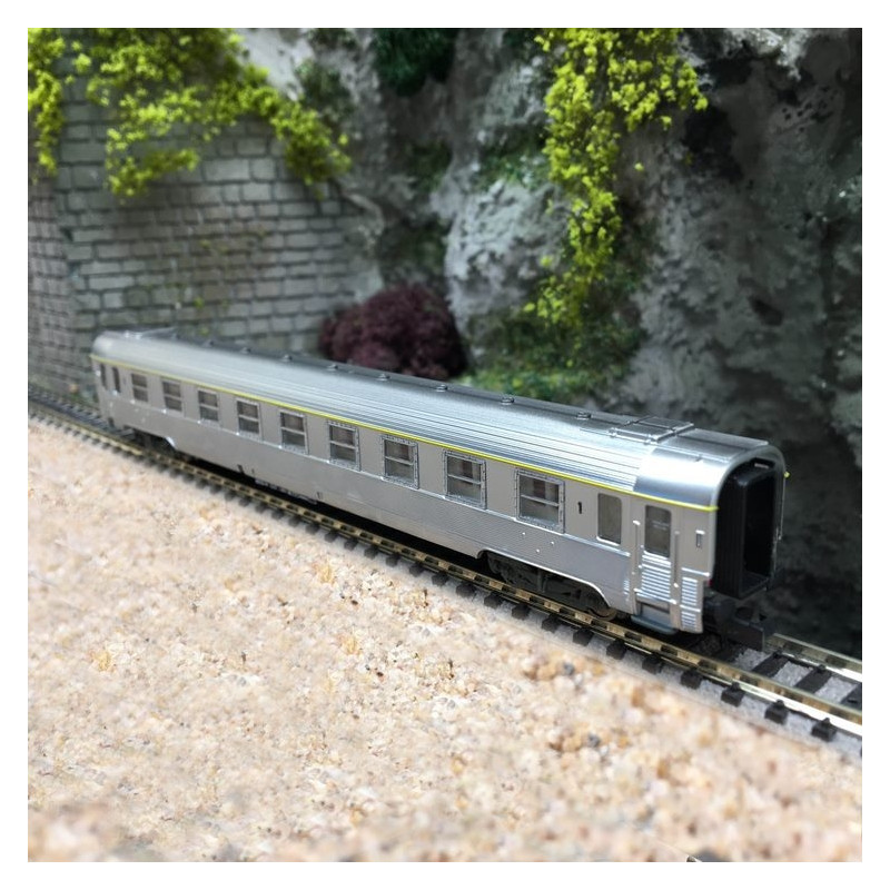 Voiture Inox 1CL Ep III SNCF - N 1/160 - ARNOLD HN4323