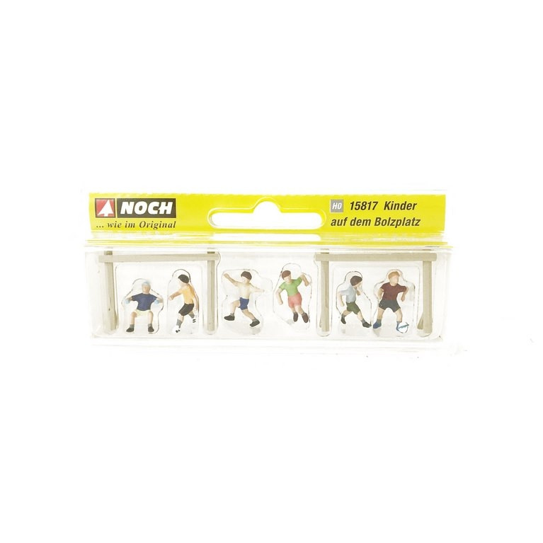 6 enfants jouant au foot - HO 1/87 - NOCH 15817
