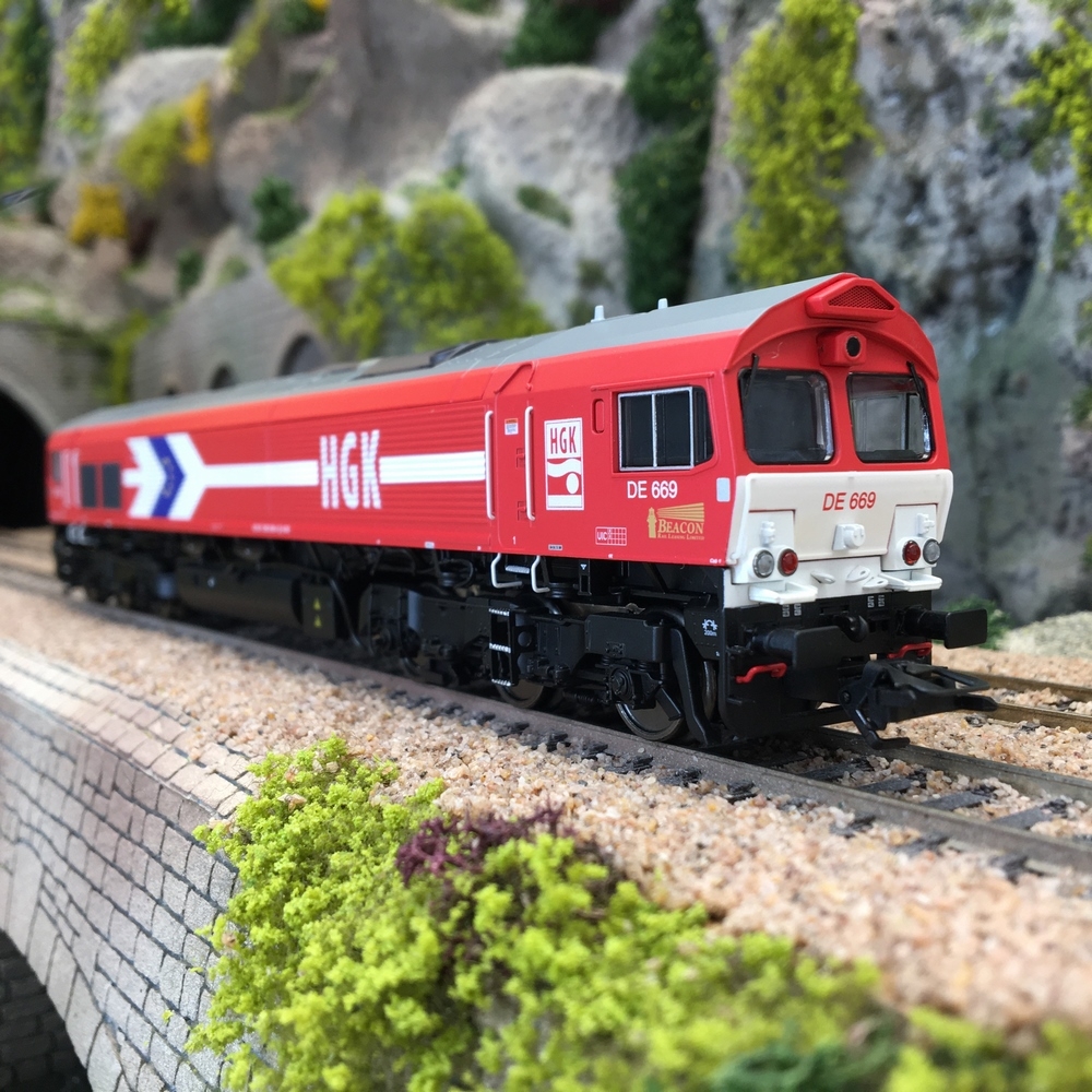 SBB Be 4/6 12305 «Stängelilok» in H0 von Märklin/Trix