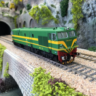 Locomotive diesel 319-025-3 RENFE Ep IV-HO 1/87-MABAR 81513