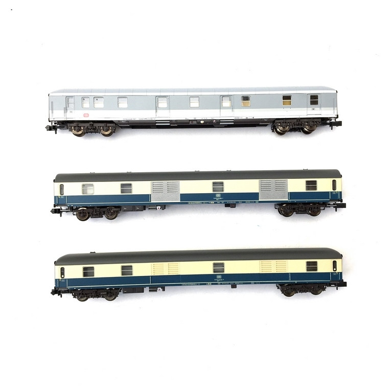 3 voitures ExprD 14117 DB Ep V-N 1/160-MINITRIX 15424
