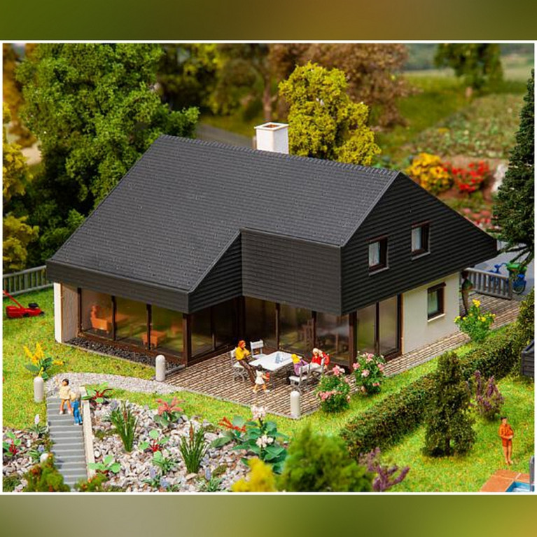 Maison d’architecte avec toit en panneaux - HO 1/87 - FALLER 130643