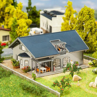 Maison Familiale avec éclairage-N 1/160-FALLER 232560