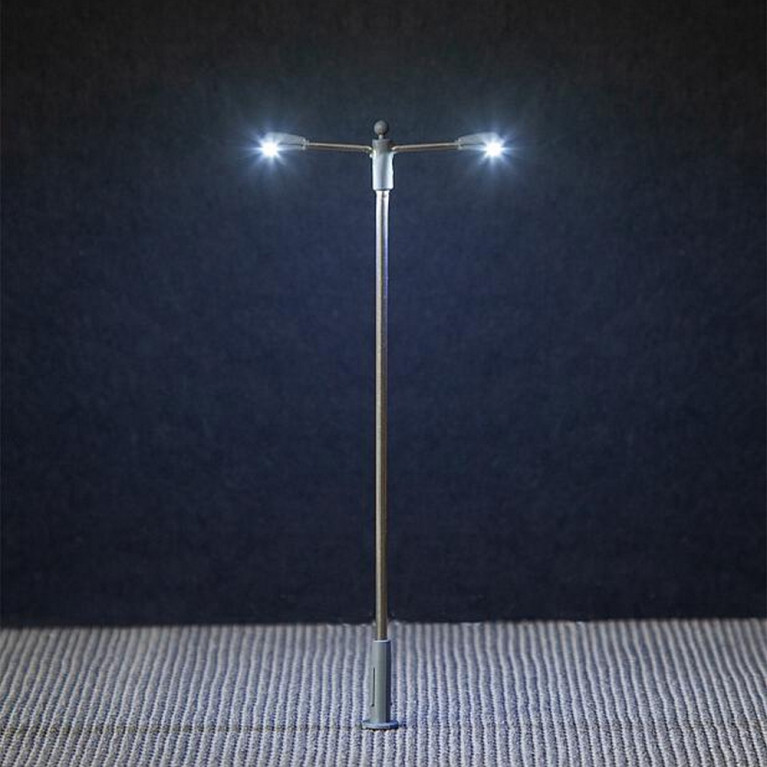 Lampadaire 2 bras à LED 12 V - 93 mm - HO 1/87 - FALLER 180203