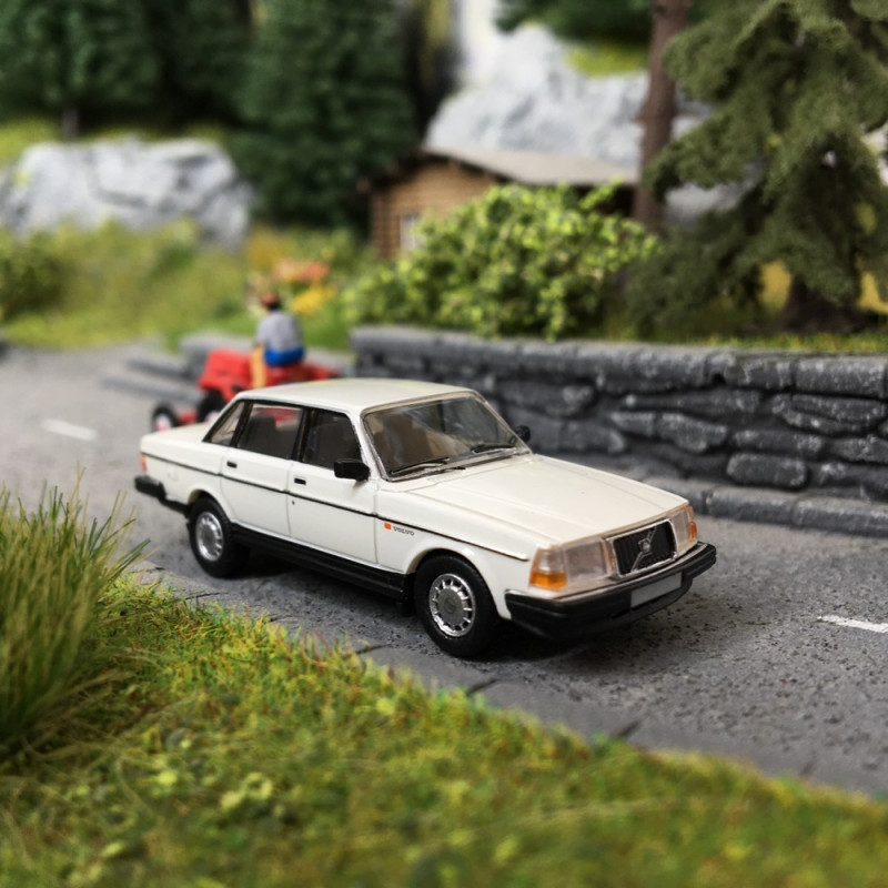 Volvo 240 Blanche - HO 1/87 - PCX87 0117