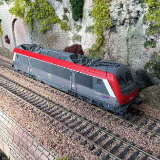 Locomotive BB 36012 livrée rouge et grise SNCF Ep V -HO 1/87-JOUEF HJ2398
