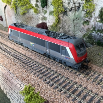 Locomotive BB 36005 livrée rouge et grise SNCF, Ep V -HO 1/87-JOUEF HJ2397