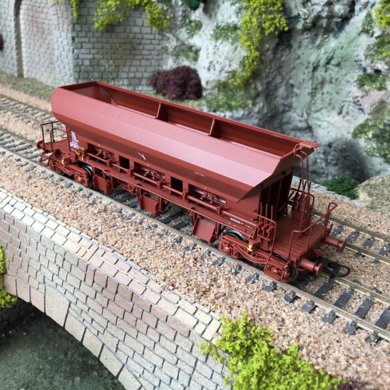 Wagon Trémie F70 Uas SNCF Ep IV - V -HO 1/87-REE WB676