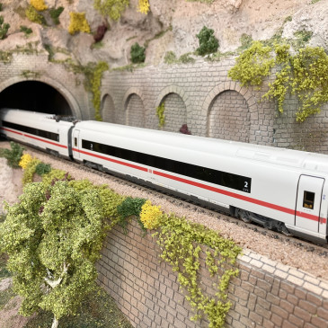 2 voitures intermédiaires ICE 3 classe 407 (Set 2), DB 3R - HO 1/87 - ROCO 78097