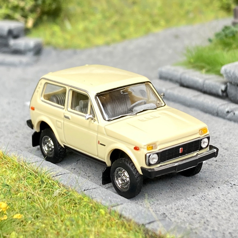 Lada Niva crème -HO 1/87-BREKINA 27202