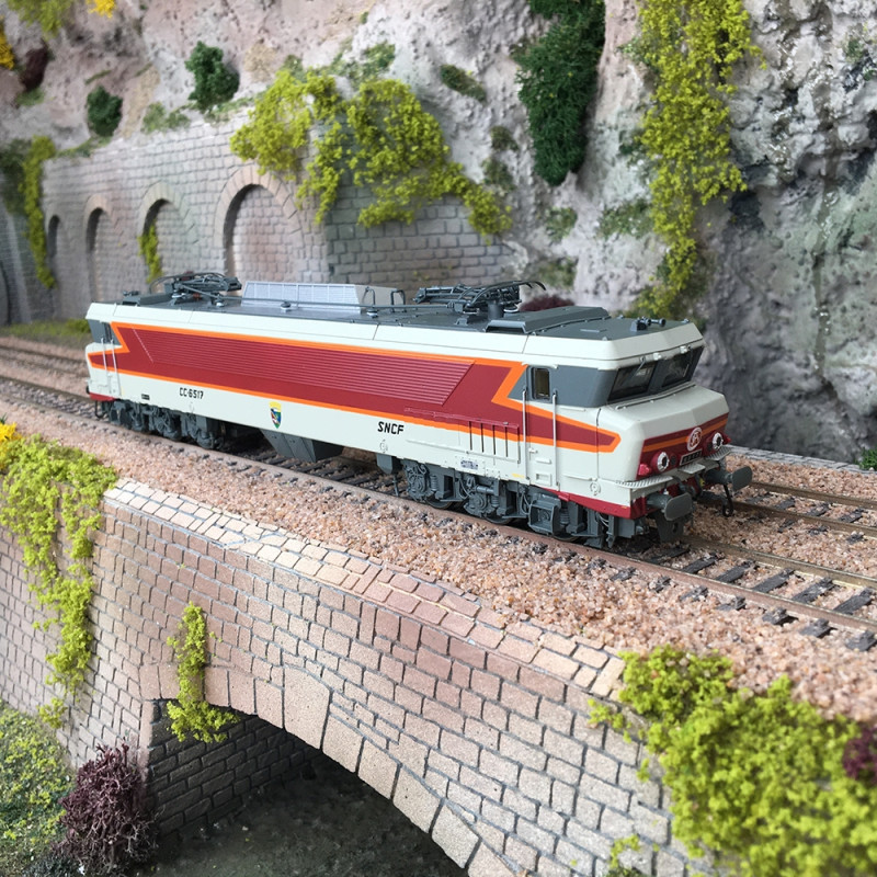 Locomotive CC 6517 livrée béton/rouge SNCF Ep IV-HO 1/87-JOUEF HJ2372