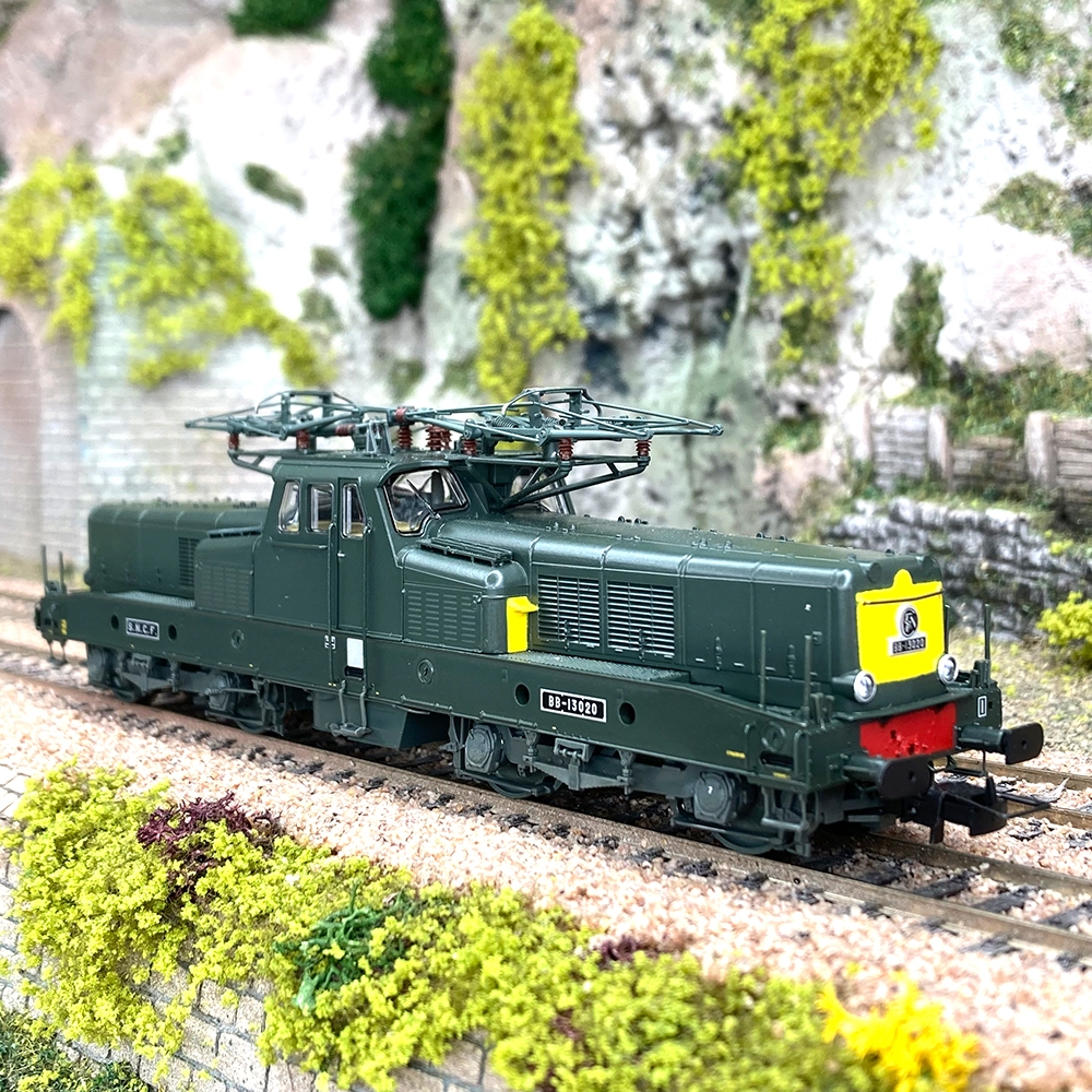 Locomotive électrique BB 13020 livrée vert Sncf, Ep III et IV - JOUEF  HJ2402S - HO 1/87