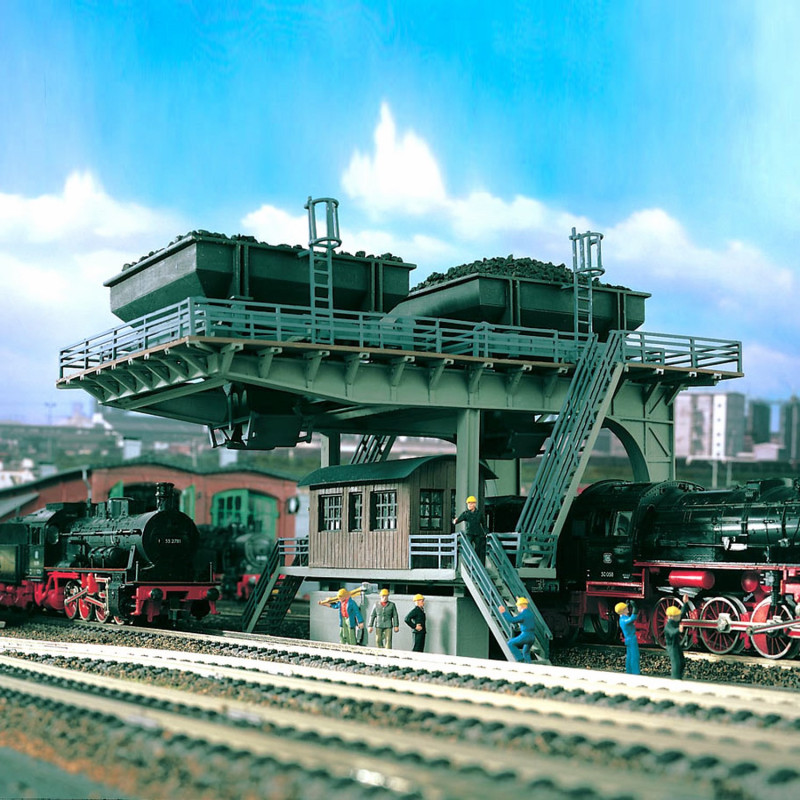 Maquette station de remplissage de fuel Avia pour camions - francis