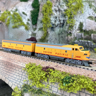 Locomotive diesel EMD F7A + B 1468 et 1468B "Union Pacific" US - KATO 1060426 - N 1/160
