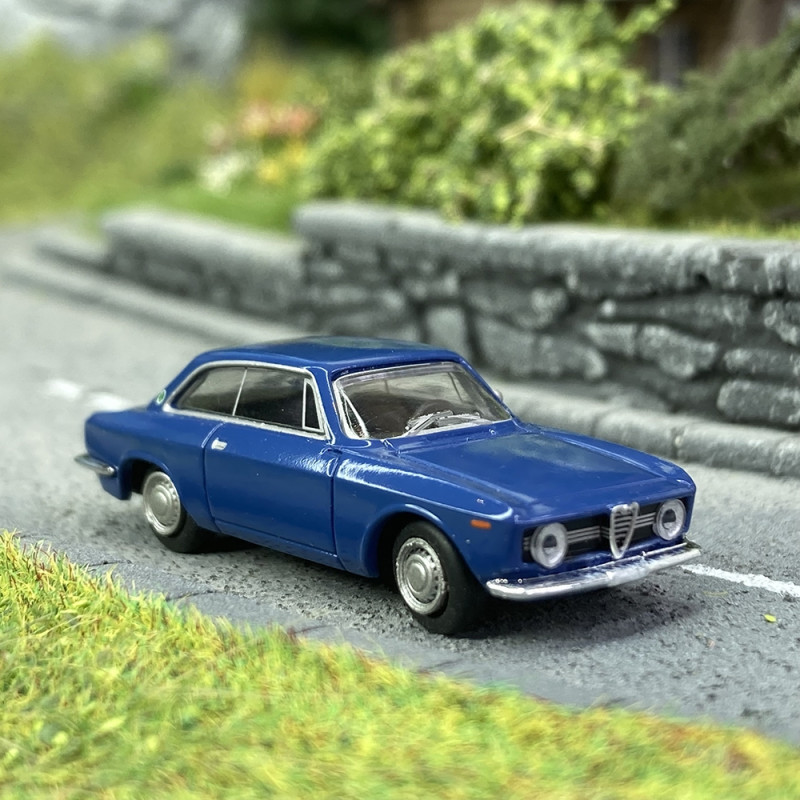 Alfa Romeo Giulia Sprint GT Bleu Violet - BREKINA 29753 - HO 1/87