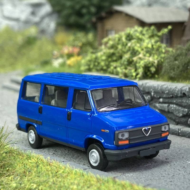 Alfa Romeo AR6 Bus Bleu - BREKINA 34903 - HO 1/87