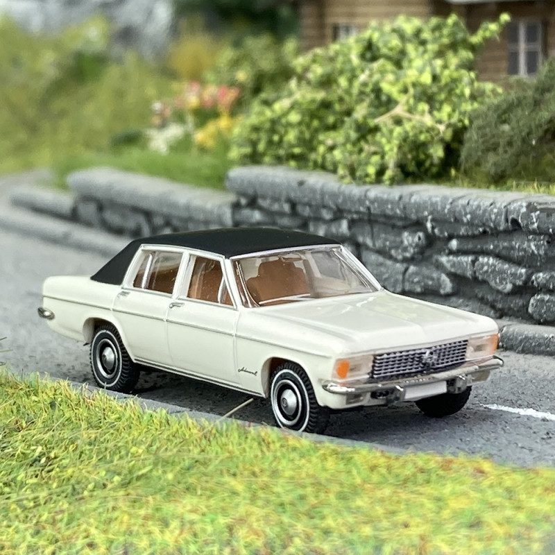 Opel Admiral B Blanche/Noire - BREKINA 20724 - HO 1/87