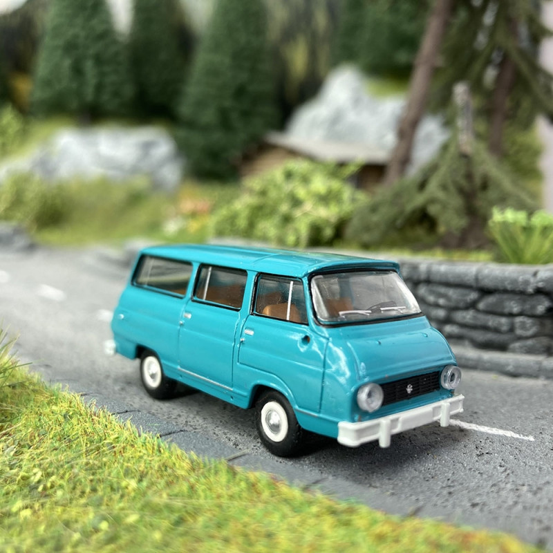 Skoda 1203 Bus, Bleu Turquoise - BREKINA 30801 - HO 1/87