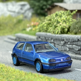 VW Golf 3 VR6 Bleu Métal - HERPA 34074002 - HO 1/87