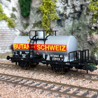 Wagon citerne 2 essieux "Butan-Schweiz" CFF, Ep II et III - ROCO 76312 - HO 1/87