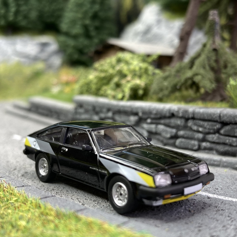 Opel Manta B CC, Noire - PCX870103 - HO 1/87