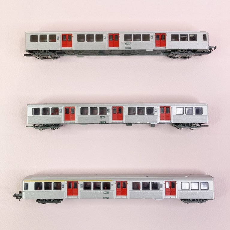 3 voitures RIB 70 (livrée originale porte rouge" Sncf, Ep IV et V - JOUEF HJ4152 - HO 1/87
