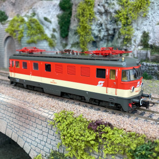 2 Locomotives Ae 4/7 SBB Ep IV – HO 1/87 PIKO 97782 – état Neuf