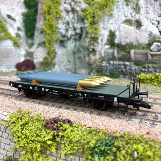 Wagon plat type Omm avec chargement missiles, camouflage armée DRB, Ep II - LILIPUT 235284 - HO 1/87