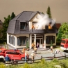 Maison close en feu avec bruitage et effet lumineux + figurines - NOCH 66507 - HO 1/87