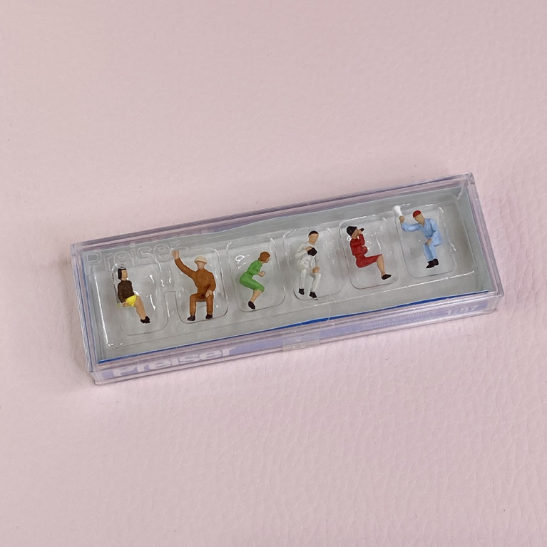 Personnages assis (x6) - PREISER 14025 - HO 1/87