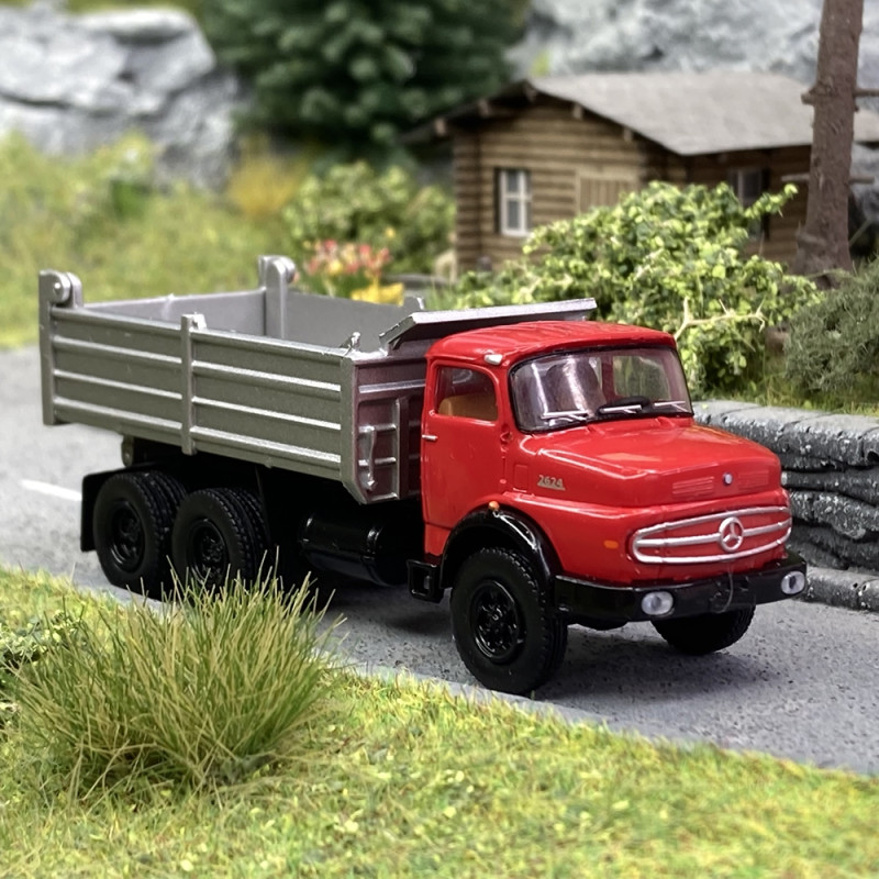 Camion Benne Mercedes LAK 2624 Kipper, rouge - BREKINA 81153 - HO 1/87