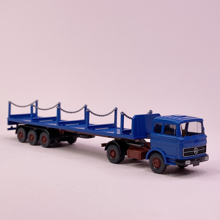 Camion Mercedes pour le fret long, bleu - WIKING 55406 - HO 1/87