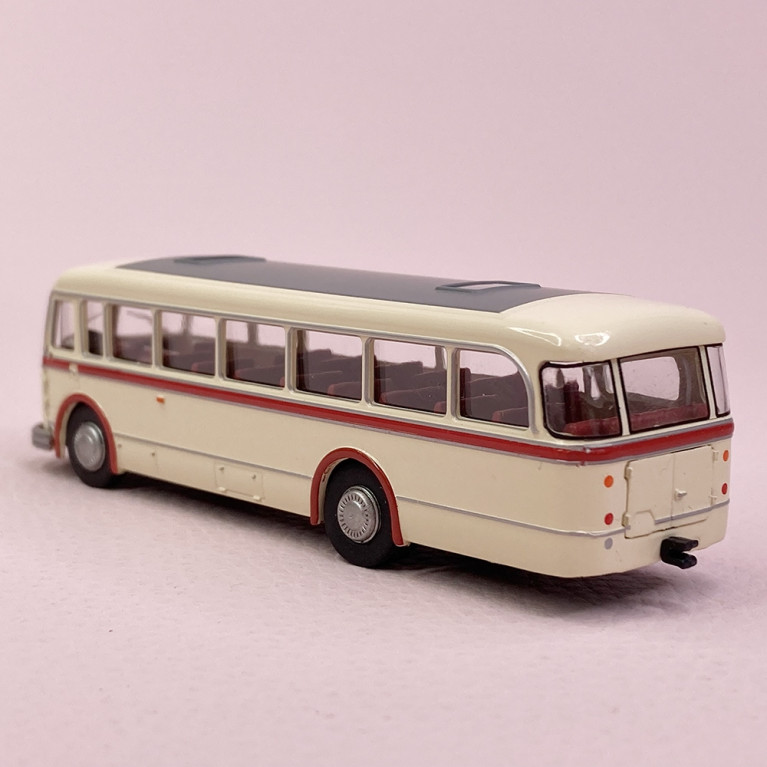 Bus IFA H6 B, Crème / Rouge - BREKINA 59850 - HO 1/87