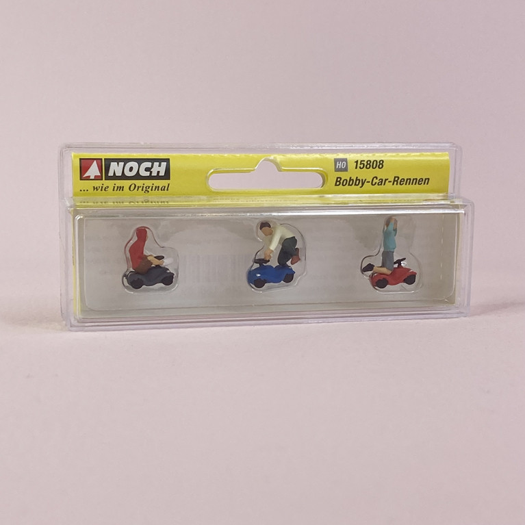 Personnages avec leur "Bobby Car" (x3) - NOCH 15808 - HO 1/87