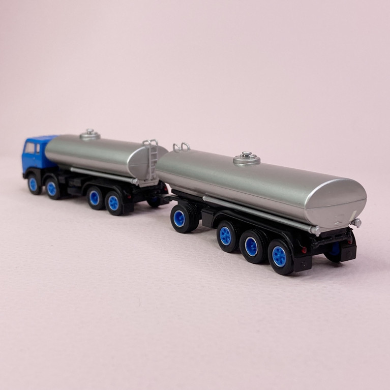 Camion Citerne double, FIAT 690 Millepiedi - Starline Models 58451 - HO 1/87