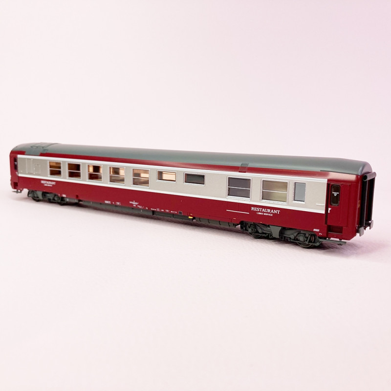 Amélioration des voitures restaurants type 66 de Roco - Rail Miniature