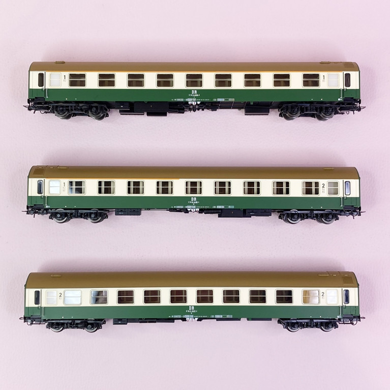3 voitures type OSShD "1CL, mixte 1/2CL et 2CL" DR, Ep IV - RIVAROSSI HR4344 - HO 1/87