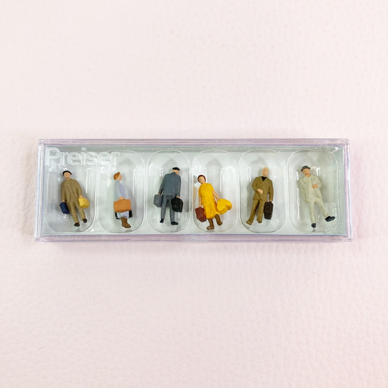 6 voyageurs avec valises - PREISER 14019 - HO 1/87
