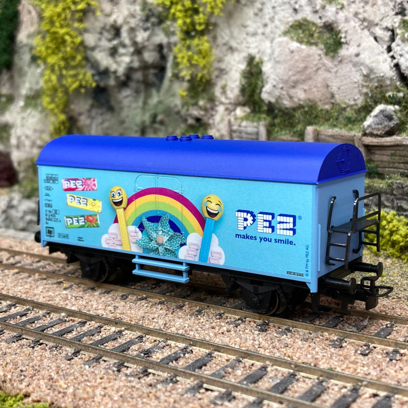 Wagon 2 essieux frigorifique  "PEZ", Start up,  Ep VI - MARKLIN 44219 - HO 1/87